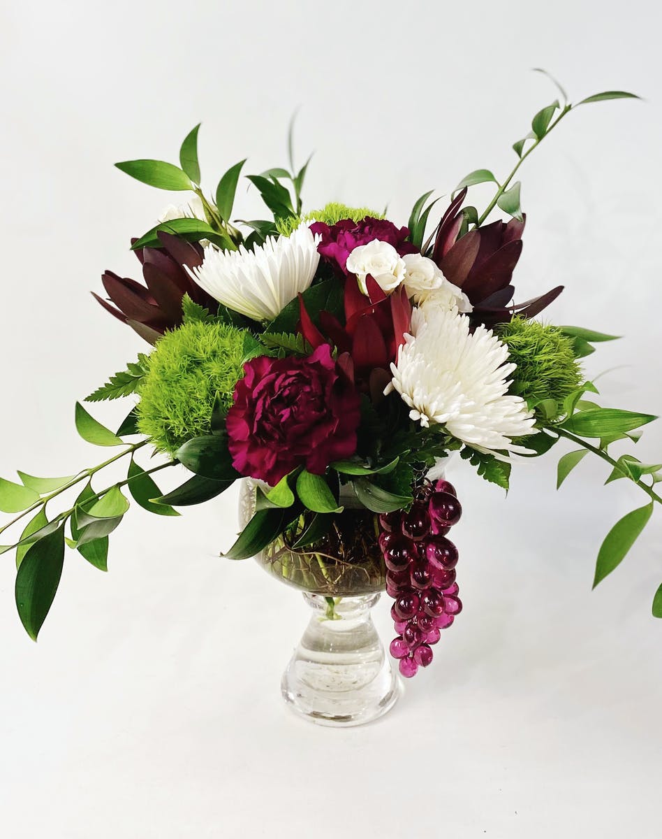 Modern Merlot Kalamazoo (MI) SameDay Flower Delivery Kalamazoo